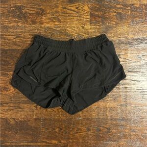 Black Lululemon Hotty Hot Shorts 2.5”
